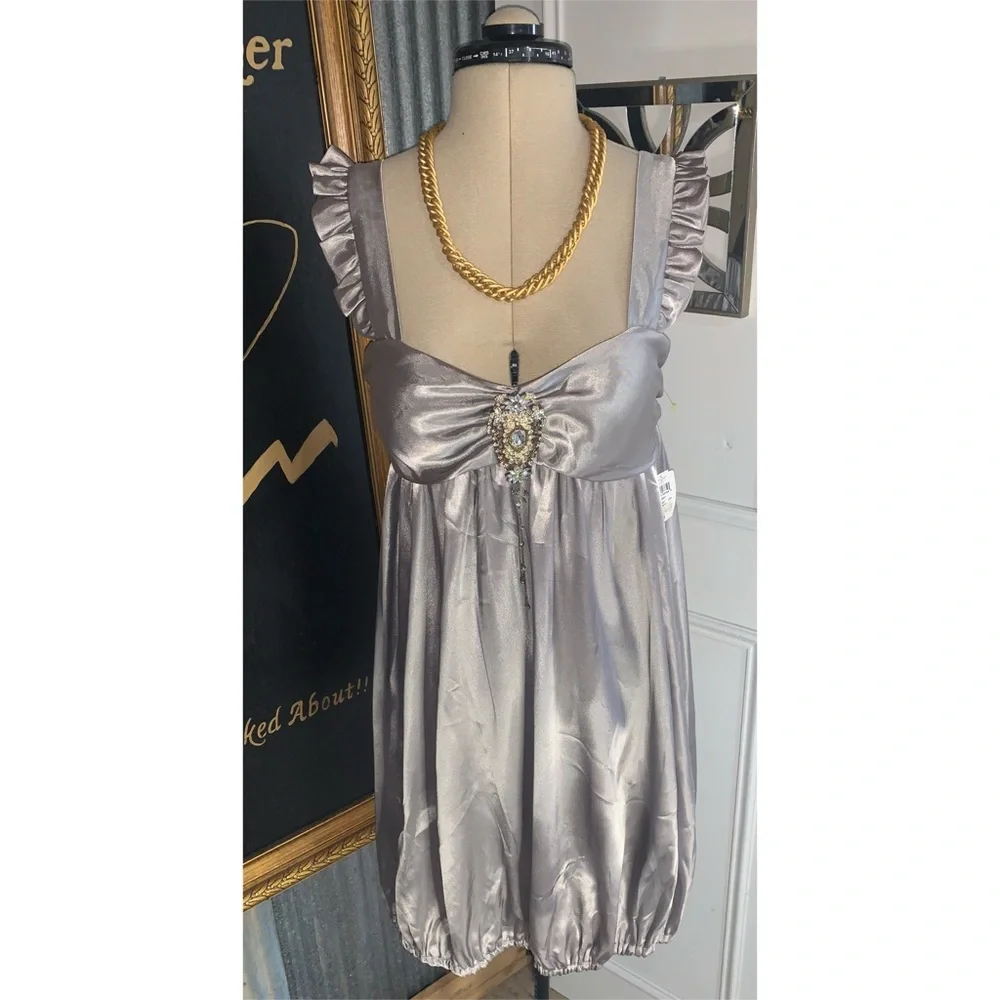 Windsor Dress - Picture 1 of 3